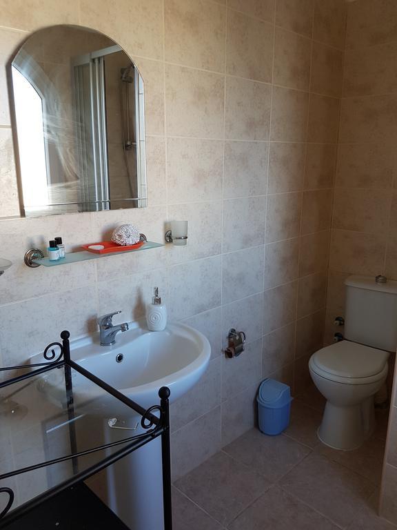 Aphrodite Beachfront Penthouse Apartment Ghaziveran Exterior photo